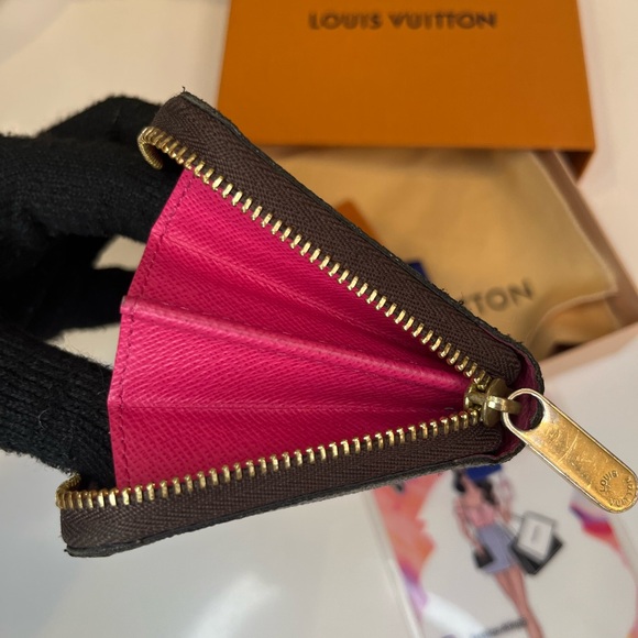 ❌SOLD❌🎀 Louis Vuitton Monogram Love Lock Zippy coin Wallet - Picture 9 of 11